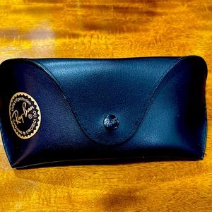 Black Ray-Ban Case
